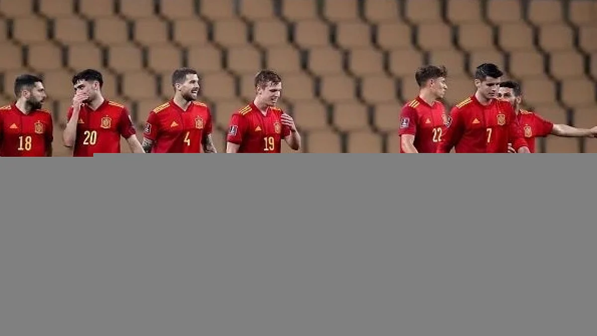 إنريكي يعلن قائمة إسبانيا لمواجهة إيطاليا