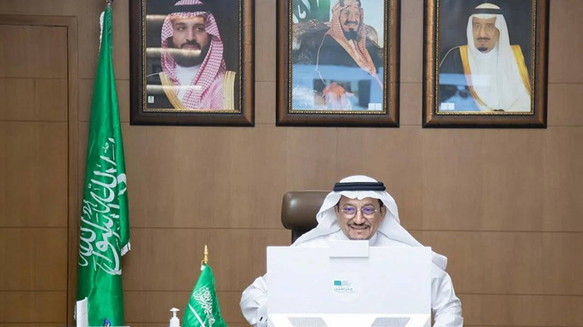 الوزير آل الشيخ ونظيره المصري يستعرضان تجارب التعليم عن بُعد وتطوير المناهج