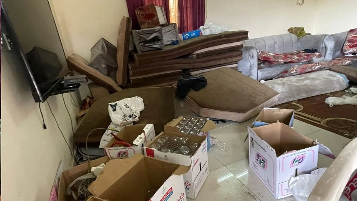 بالصور.. مداهمة مصنع خمور بمكة تديره عمالة مخالفة.. وإتلاف 3470 لترًا