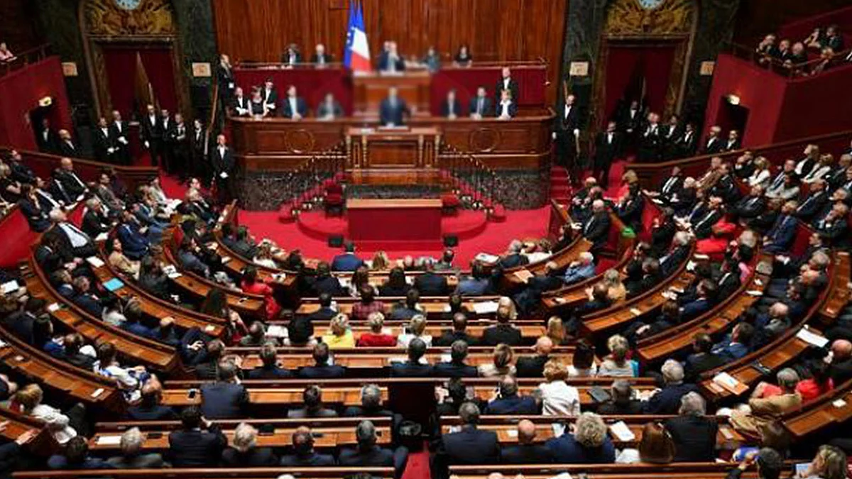 فرنسا تتهم تركيا بالتجسس ومحاولة نشر الفكر العثماني