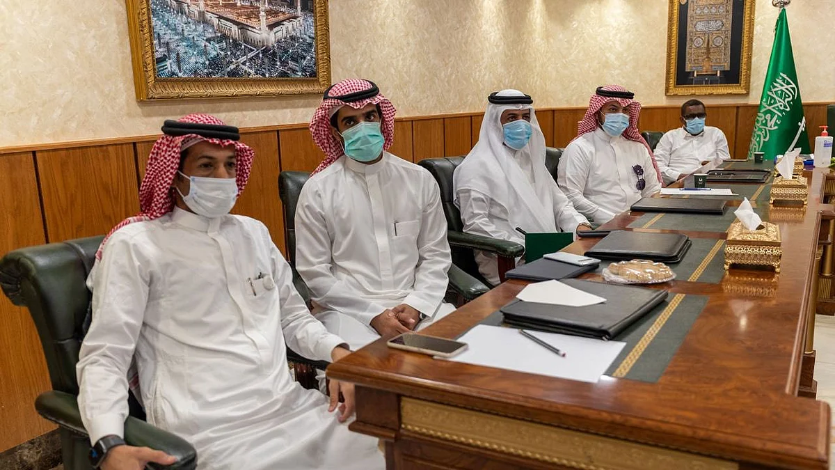 بالصور.. «شؤون الحرمين» تُفعل مبادرة ساحات المسجد الحرام الخضراء