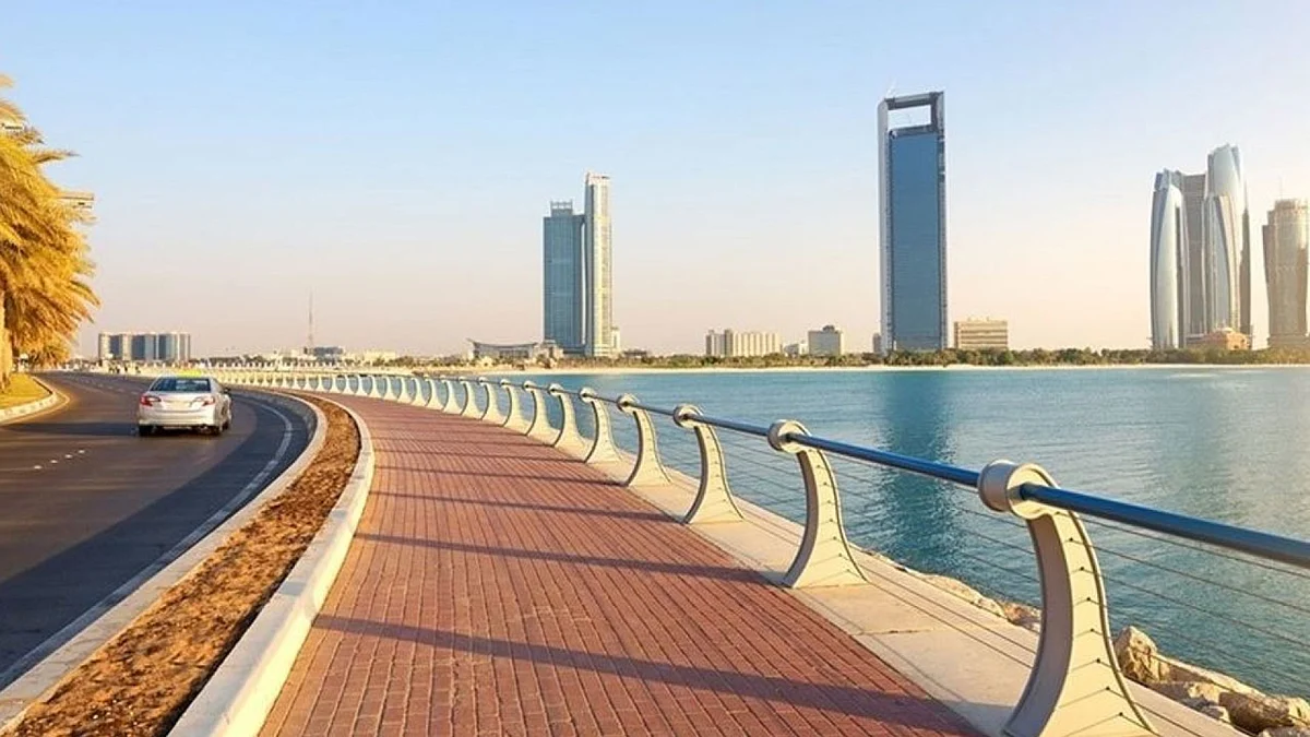 طقس الخليج اليوم.. صحو في الإمارات وحار في الكويت
