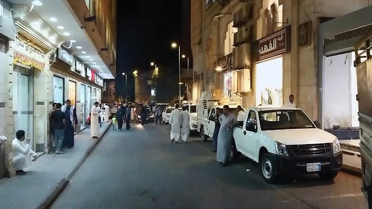 ضبط معامل ملابس وأحذية مقلدة لعلامات تجارية بالبغدادية في جدة