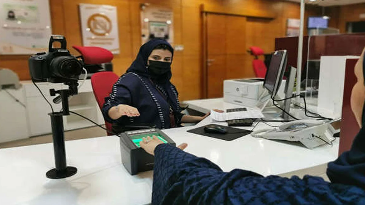 أبرزها شريحة إلكترونية مرتبطة بجواز السفر.. مسؤول بـ«الداخلية» يكشف خدمات جديدة