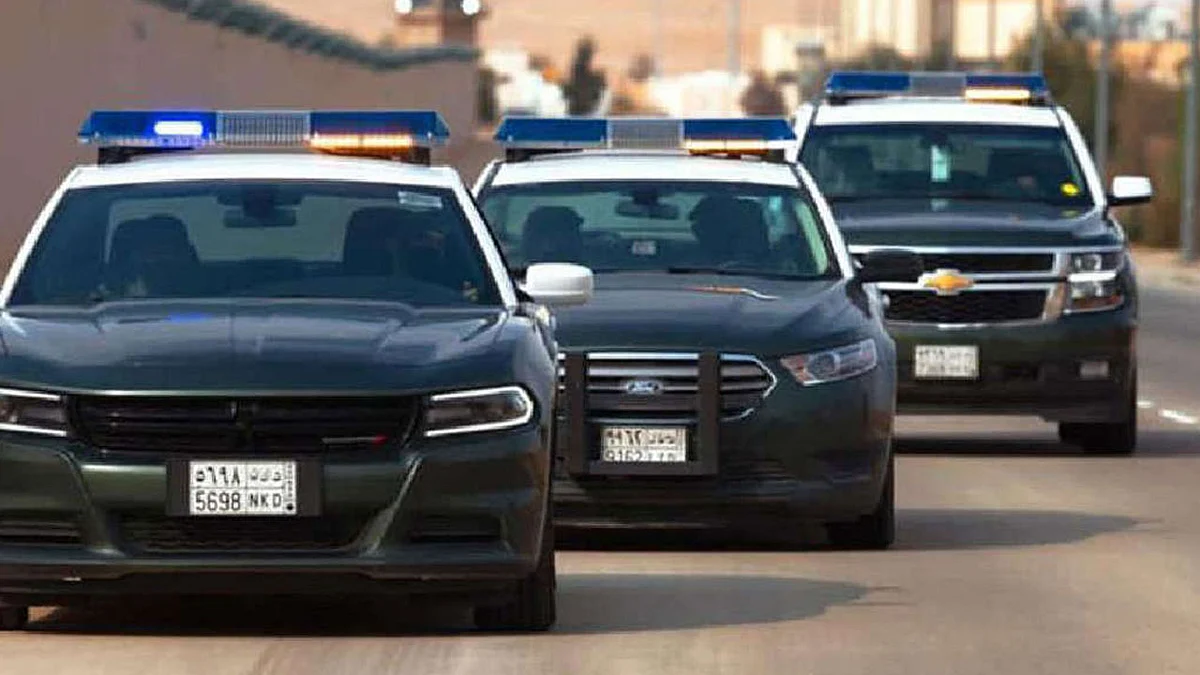 شرطة مكة تعلن القبض على مواطنين عبثا بأحد أجهزة «ساهر»