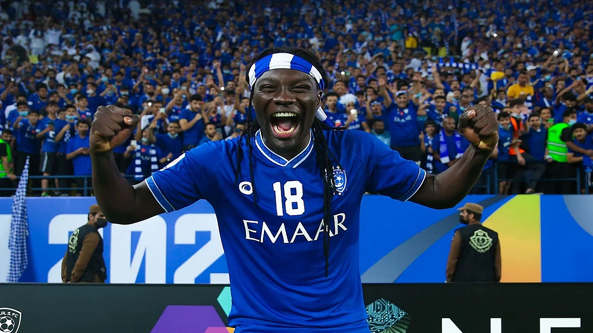بعد رسالة «فيفا» لمهاجم الهلال.. جوميز: المجد أزرق