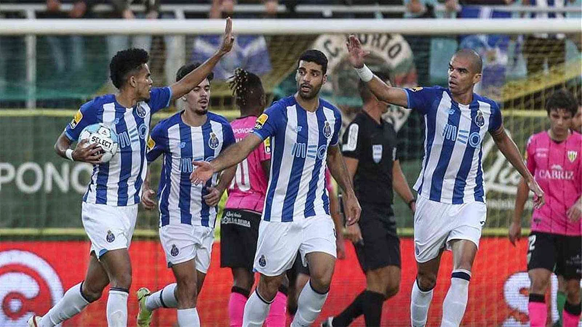 «هاتريك» طارمي يقود بورتو لصدارة الدوري البرتغالي