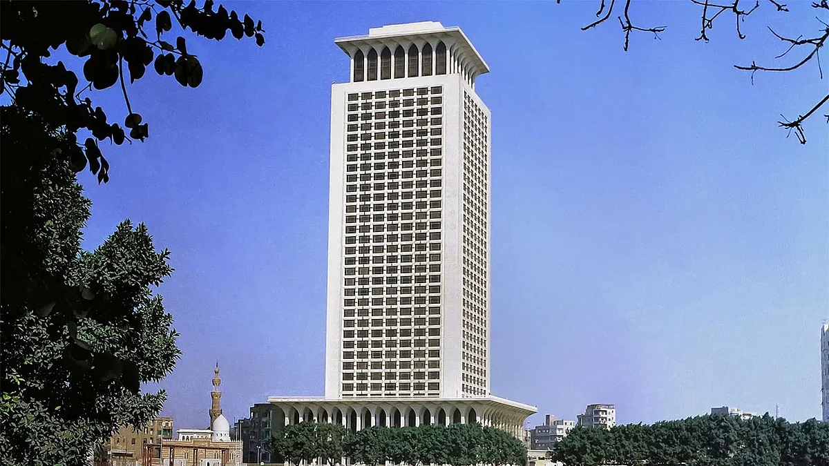 الخارجية المصرية تدعو الأطراف السودانية لتغليب المصلحة العامة للبلاد