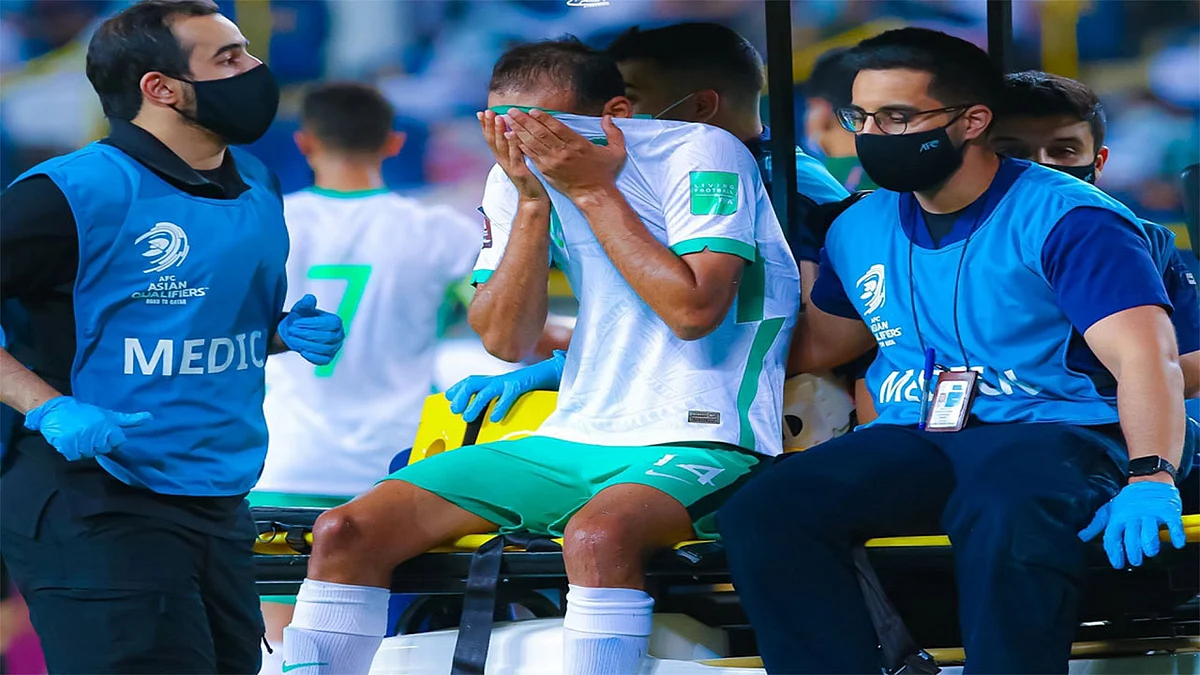تطور مخيِّب في إصابة متوسط الهلال عبدالله عطيف