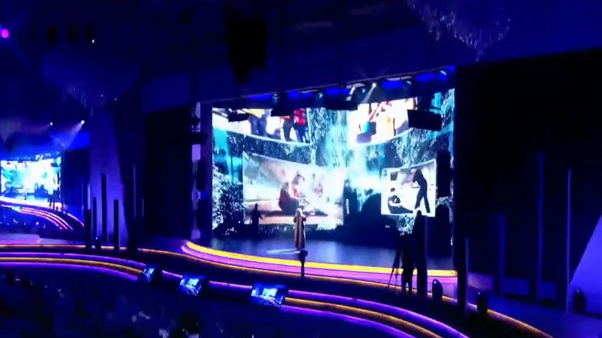 بالفيديو.. عرض غنائي مُبهِر للأمريكية جلوريا جاينور في افتتاح مبادرة مستقبل الاستثمار