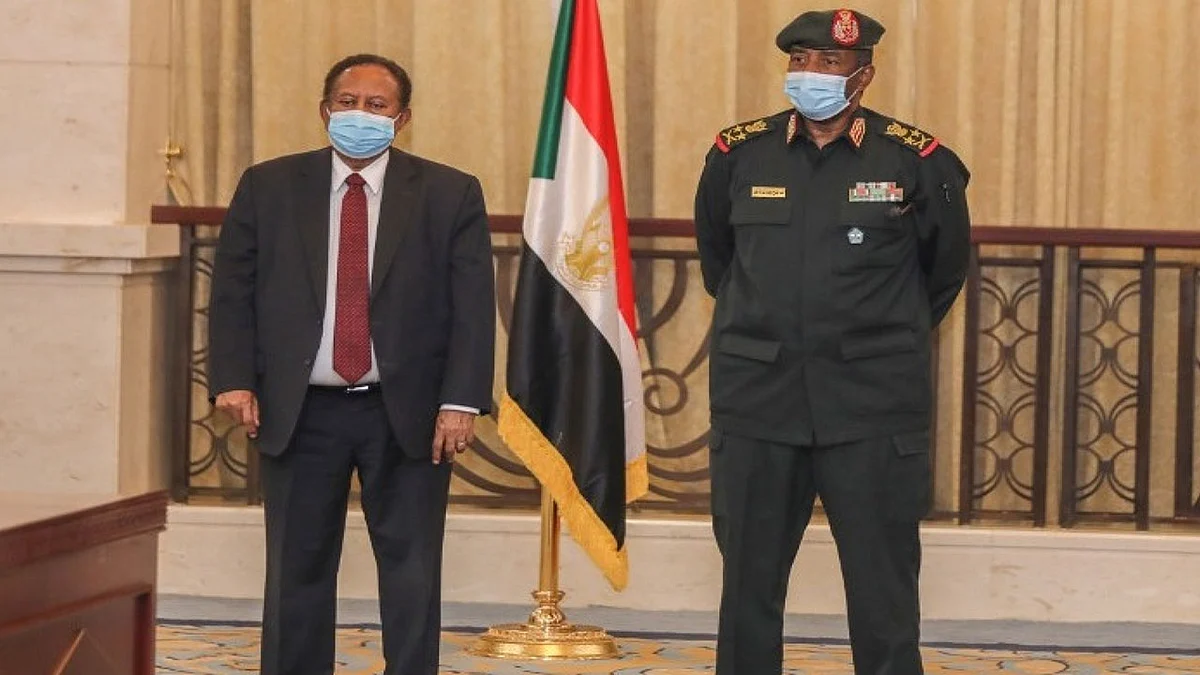 «البرهان» عن مكان احتجاز «حمدوك»: ضيف في منزلي وليس معتقلًا