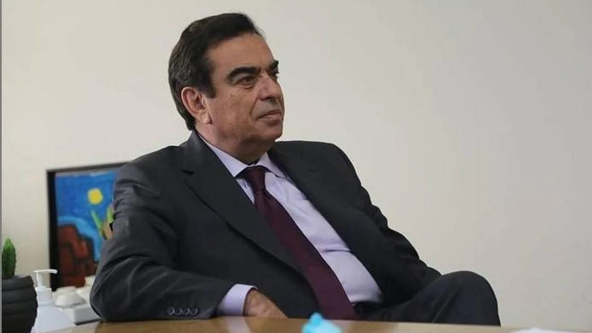 نائب لبناني يطالب جورج قرداحي بالاستقالة.. ويهدِّده بسحب الثقة البرلمانية