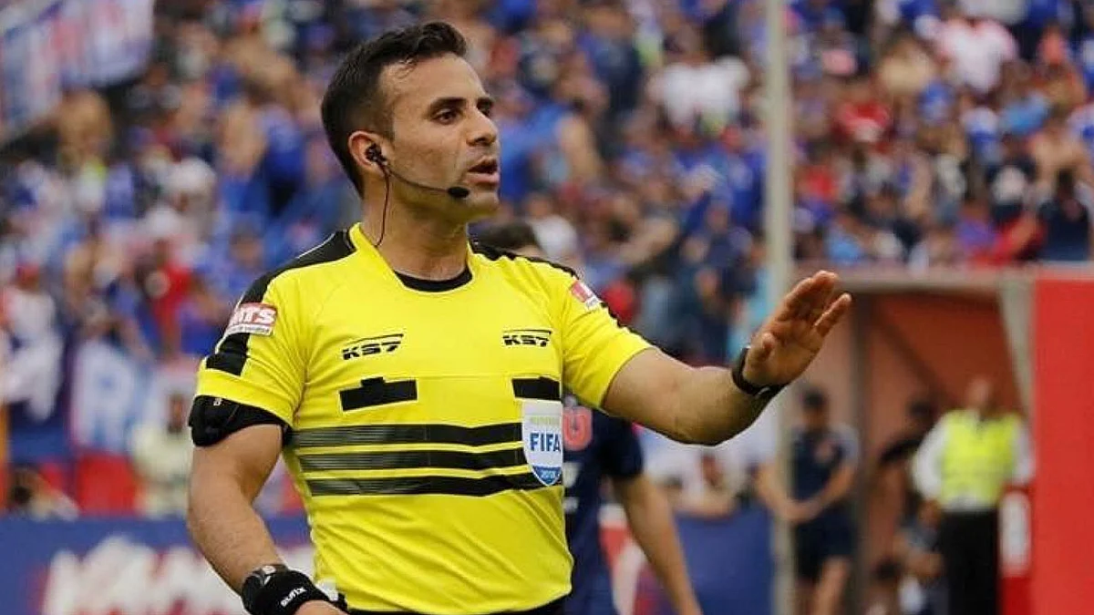 الكشف عن أسماء حكام مباريات اليوم بالدوري السعودي للمحترفين