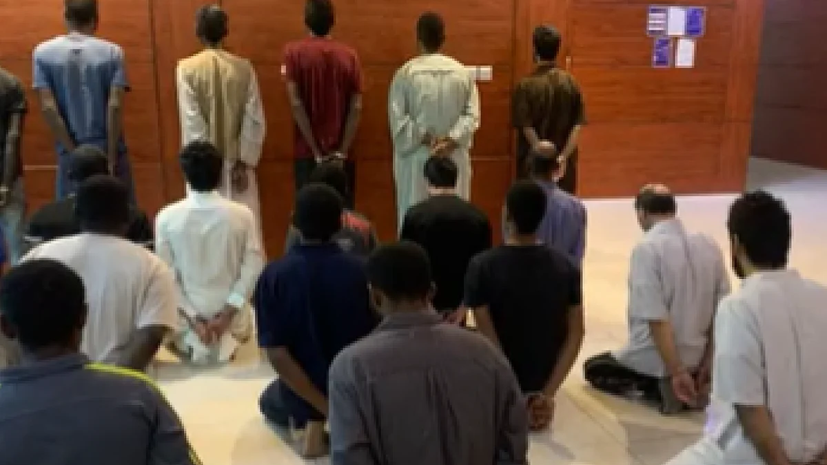 بينهم سارقو مركبات ومخالفون لنظام الإقامة.. 26 متهمًا في قبضة رجال الأمن