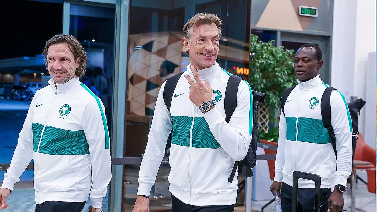رينارد يعلن تشكيلة المنتخب السعودي لمواجهة أستراليا.. تعرف عليها