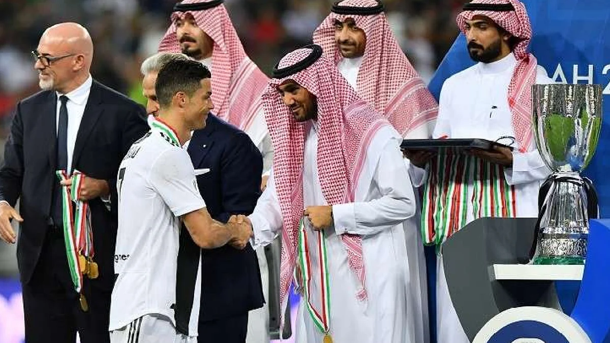 «سان سيرو» يخطف السوبر الإيطالي من السعودية حتى إشعار آخر