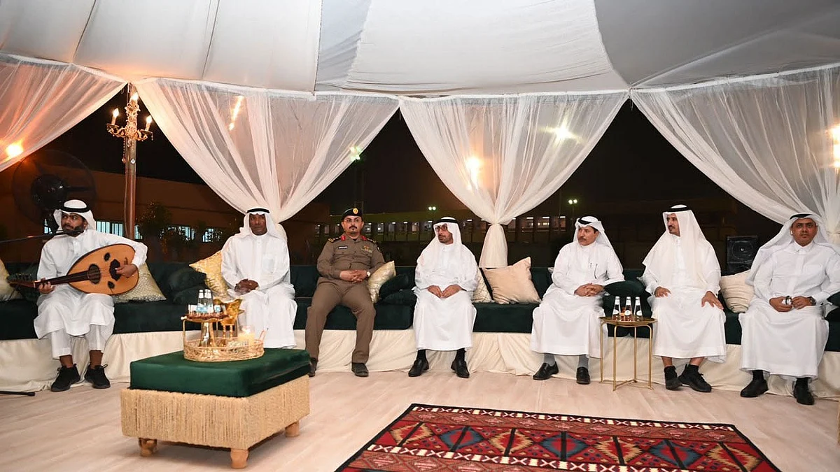 بالصور.. طلاب وطالبات تعليم جازان يؤدون كرنفالًا احتفالًا بذكرى البيعة السابعة