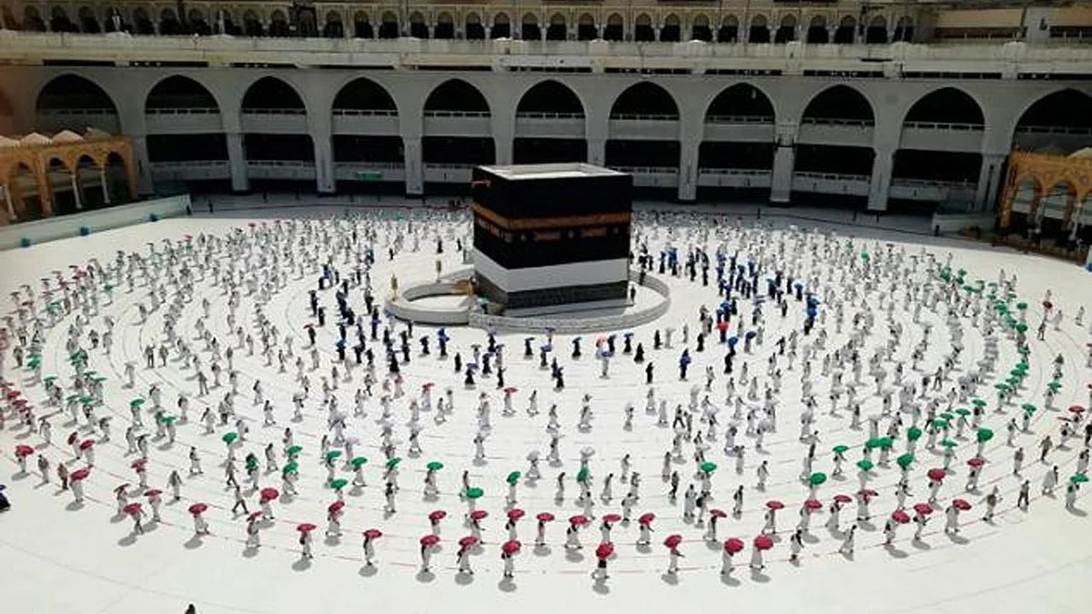 «الحج»: إضافة خدمة إصدار تصاريح العمرة والصلاة والزيارة للقادمين من الخارج عبر «اعتمرنا» و«توكلنا»