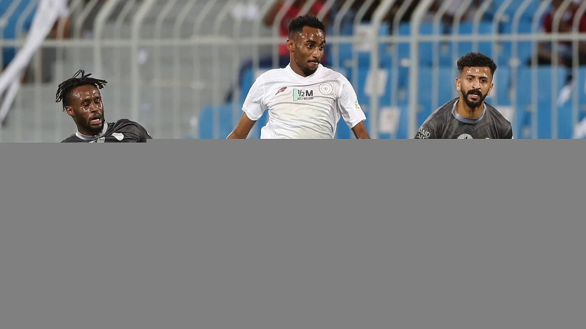 اليوم.. صراع صدارة الدوري السعودي يتجدد بمباراتين في الجولة 13