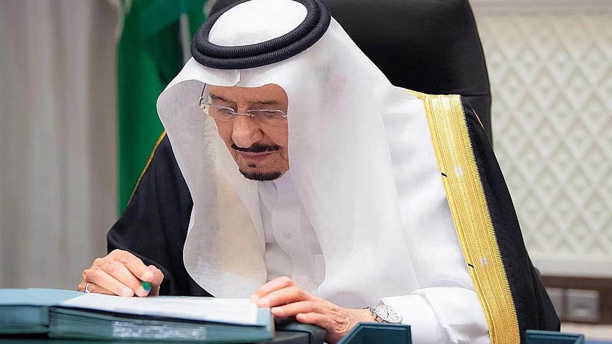 تعديل مواد بنظام مكافحة الرشوة وتعيينات وترقيات.. 12 قرارًا جديدًا باجتماع مجلس الوزراء اليوم