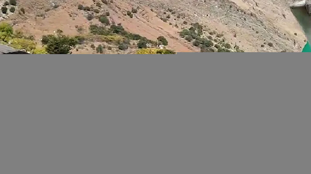 بالفيديو.. ركاب يدفعون طائرة في نيبال.. و«مغردون» يكشفون التفاصيل