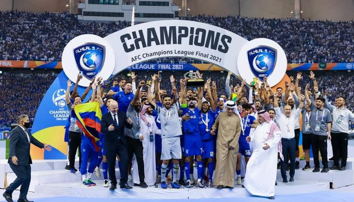 «الاتحاد» يزاحم الهلال على جائزة آسيوية