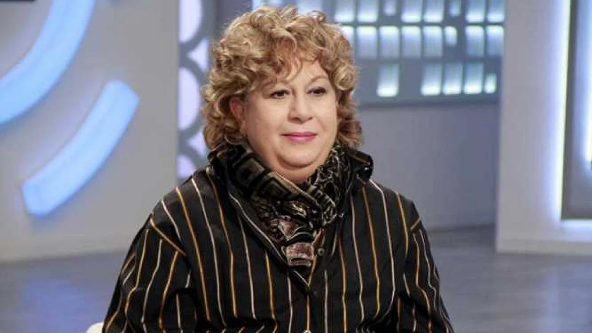 الفنانة المصرية سمية الألفي تجري جراحة استئصال ورم بنجاح