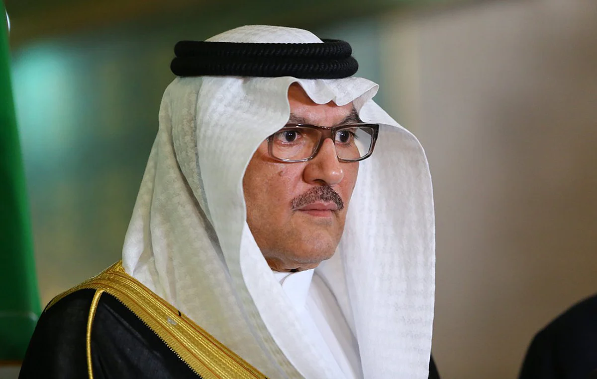 سفير المملكة بمصر يحضر فيلمًا سعوديًا بمهرجان القاهرة السينمائي