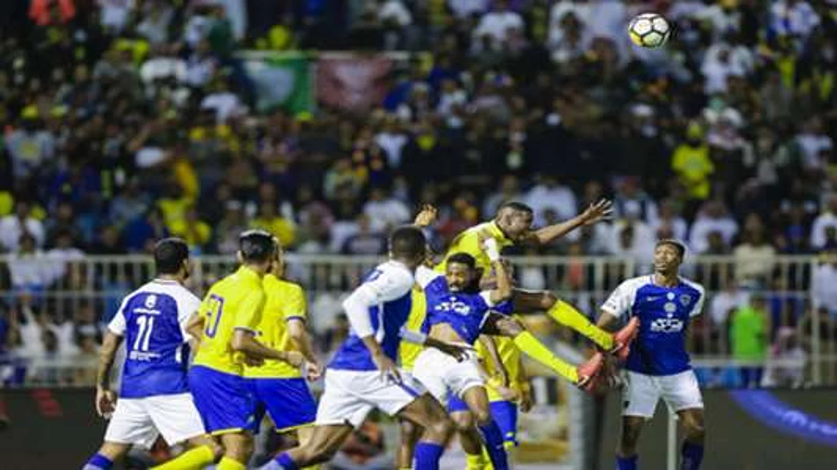 اليوم.. قمة الصدارة والإثارة بين الهلال والنصر