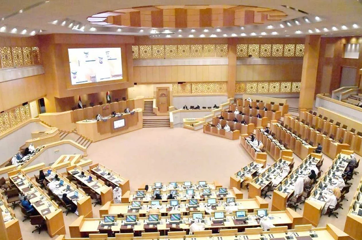 الإمارات ترفع نسبة تمثيل المرأة في البرلمان إلى 50%