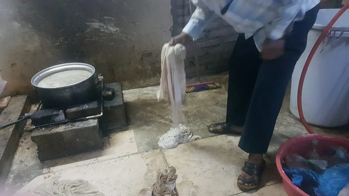 بالصور.. ضبط 360 كيلوجرامًا منتجات لحوم غير صالحة في مطعم بالجموم