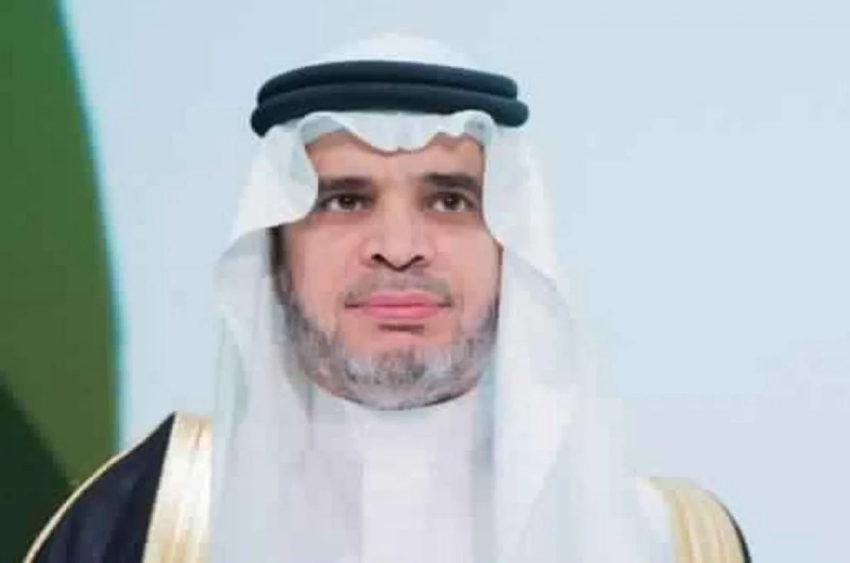 العيسى يهنئ وزير التعليم الجديد ويشكر القيادة على تعيينه مستشارا بالديوان الملكي