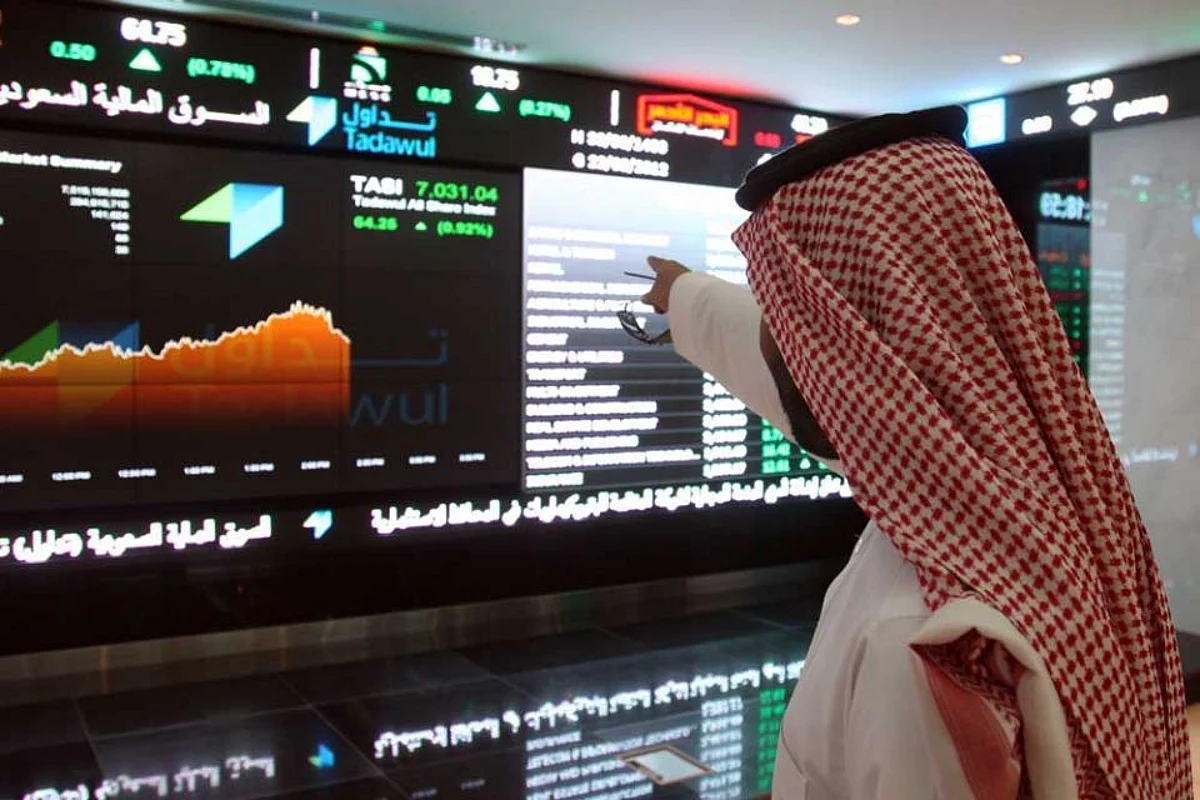 تباين أداء مؤشرات البورصات الخليجية.. و«السعودية» تحوّل خسائرها إلى أرباح