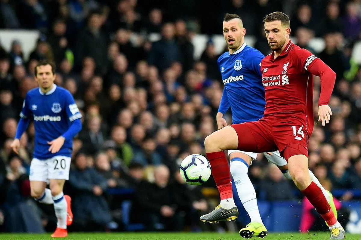 ليفربول يتعادل مع إيفرتون في الدوري الإنجليزي