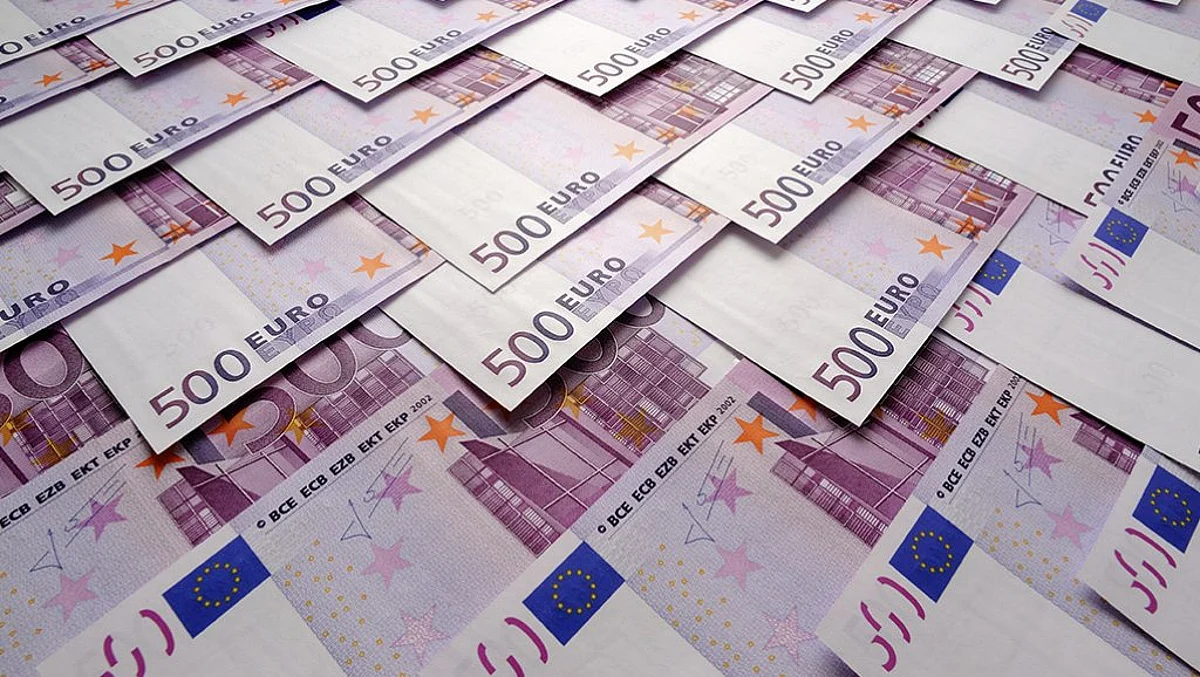 تصل عائداتها لـ500 مليون يورو.. فرنسا تفرض ضريبة 3% على شركات الإنترنت