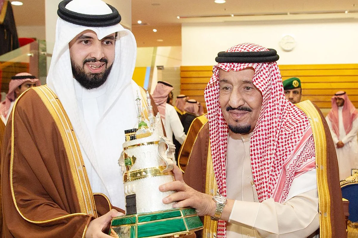 خادم الحرمين يشرّف حفل السباق السنوي الكبير للفروسية