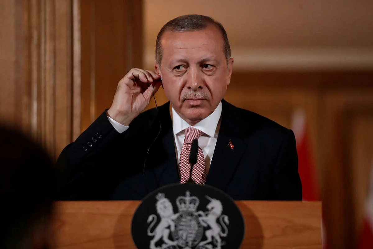 «دير شبيجل» تسخر من «ديمقراطية أردوغان» وتتوقع «احتجاجات عنيفة»