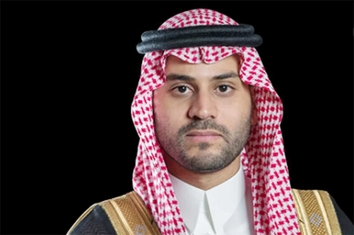 نائب أمير حائل يعزّي أسرتي شهيدي الواجب البريكان والجبرين