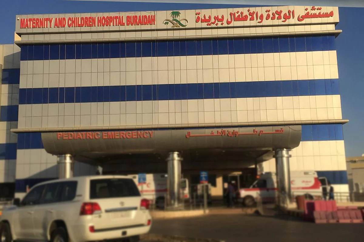 فريق طبي ينقذ طفلة من أعراض الولادة المبكرة في بريدة