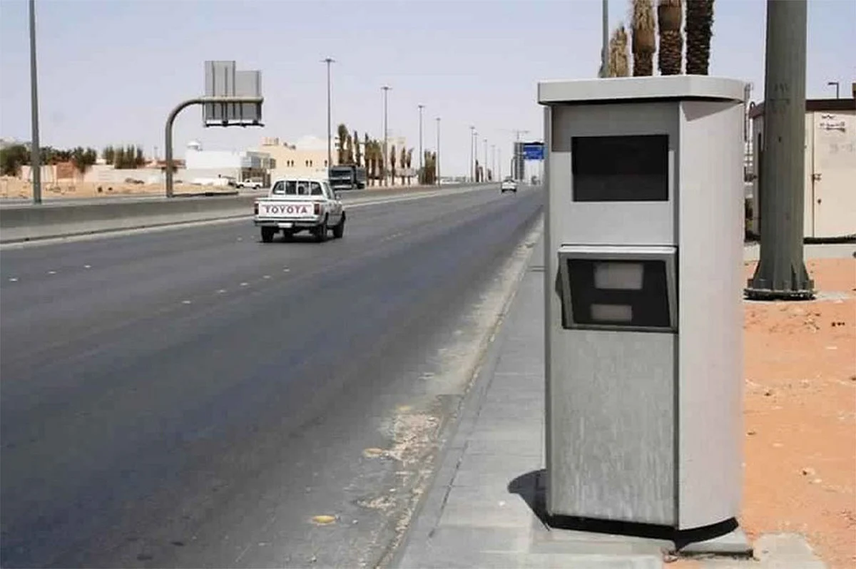 لصوص محترفون يعتدون على جهاز «ساهر» بجازان ويسرقون محتوياته