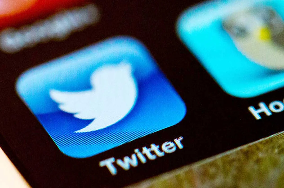 عودة «تويتر» للعمل بعد تعطله في مناطق بالشرق الأوسط وحول العالم