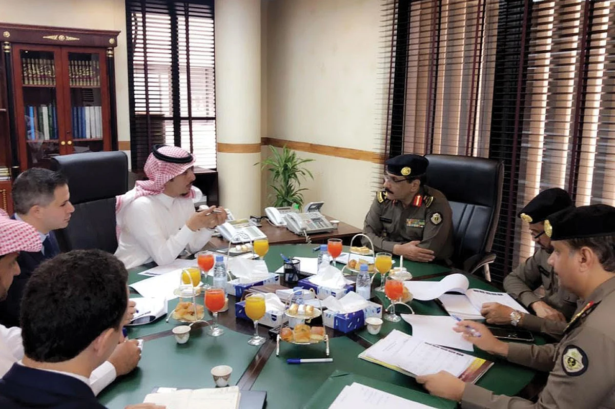اللواء المطيري يلتقي فريق التخطيط والتطوير الشامل لمدينة الرياض