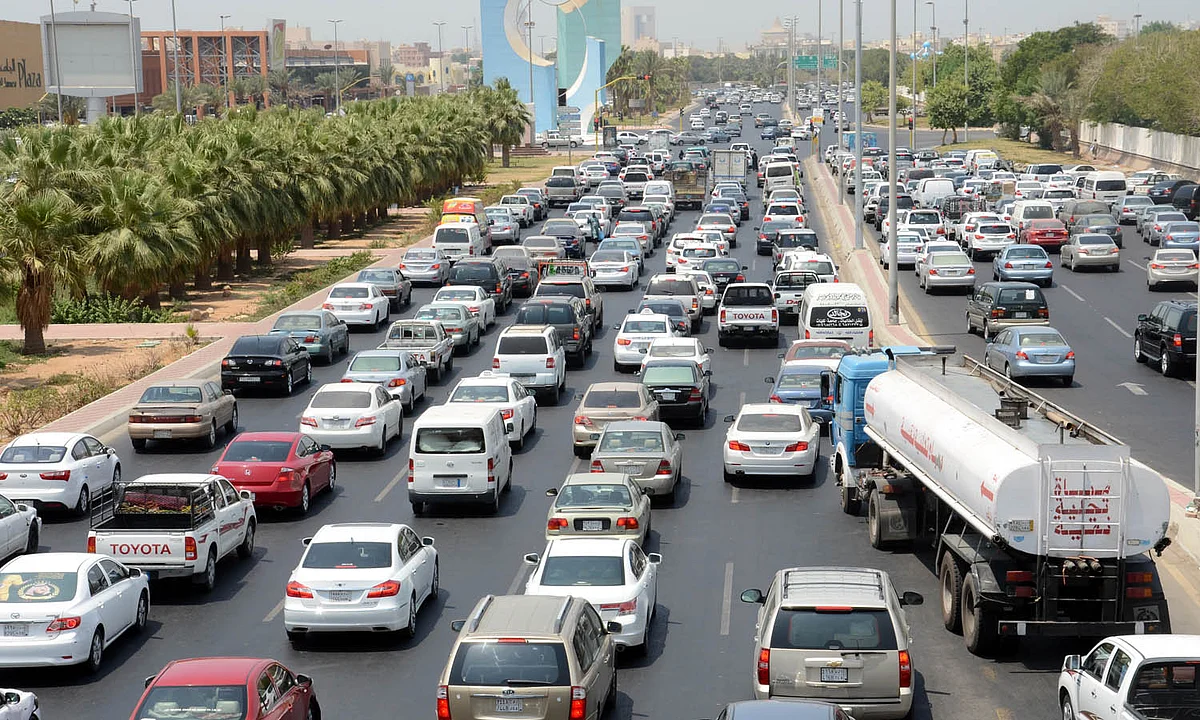 المرور: 4 سلوكيات خاطئة ينبغي لقائد المركبة تجنبها عند الازدحام