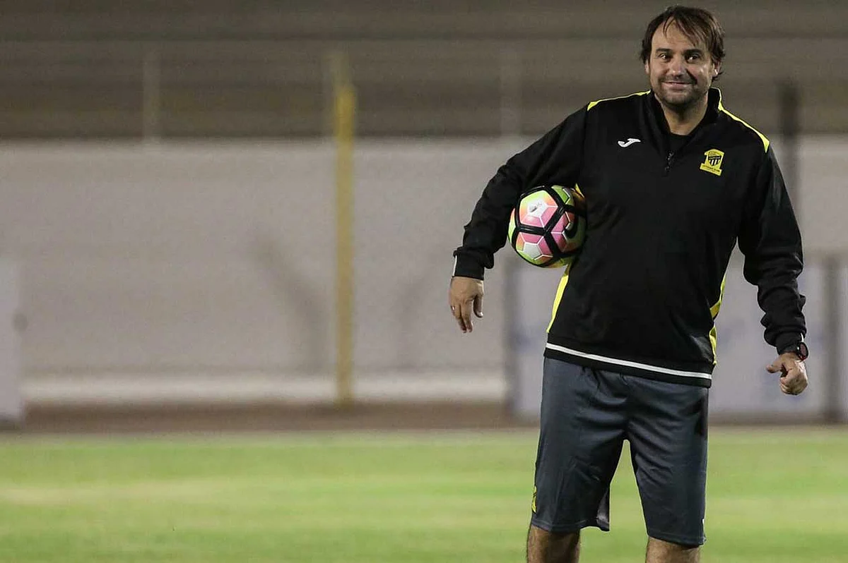 سييرا يبحث عن الفوز الأول على الهلال في «الجوهرة المشعة»