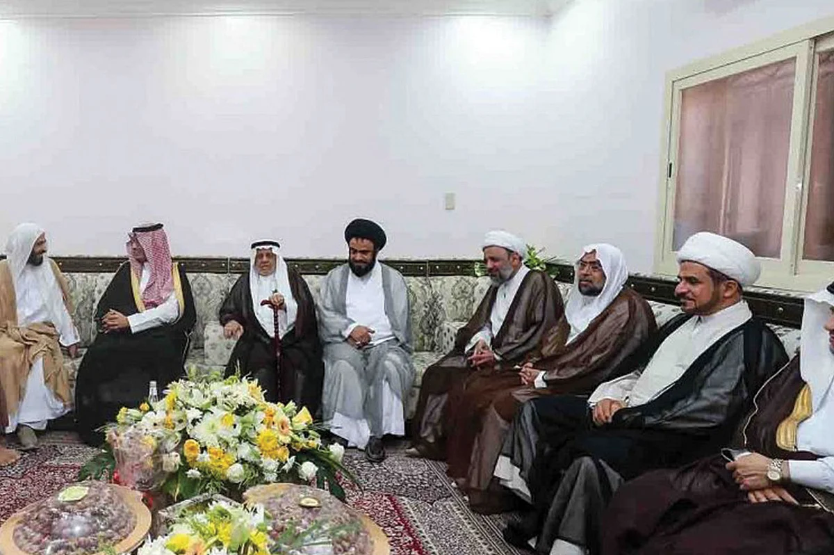 بالصور.. زيارة نائب أمير الشرقية لرئيس المحكمة العامة بالأحساء في منزله