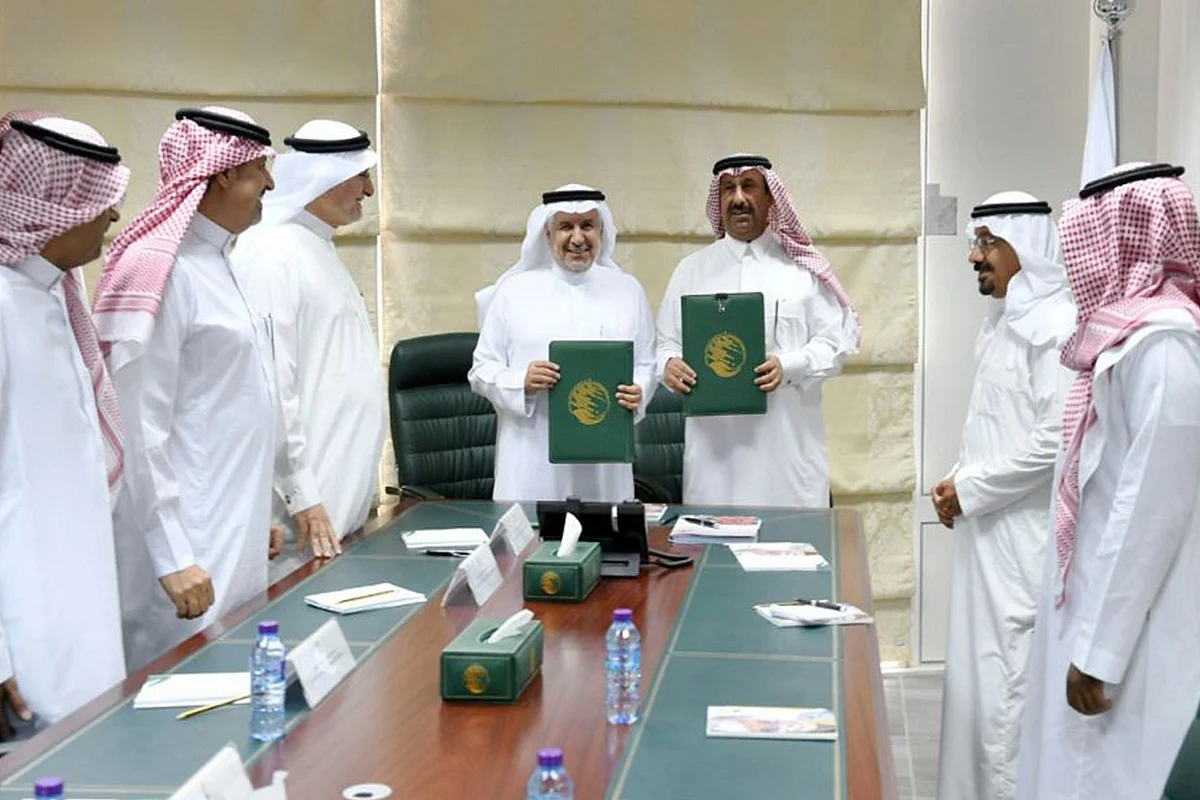 بالصور.. اتفاقية تعاون بين «إغاثي الملك سلمان» والمنظمة العربية للهلال الأحمر والصليب الأحمر