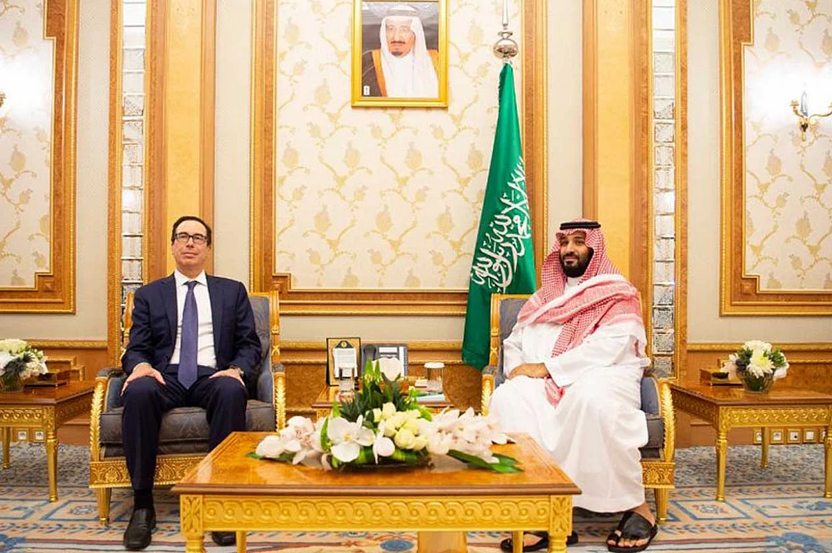 ولي العهد يلتقي وزيري الخزانة والطاقة الأمريكيين وكبير مستشاري الرئيس ترامب