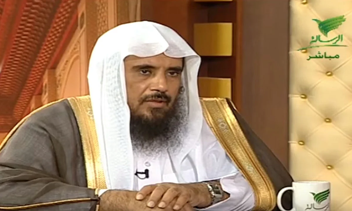 بالفيديو.. الشيخ الخثلان يوضِّح حالات صلى فيه النبي «مأمومًا»