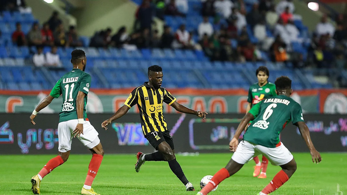 بالصور.. الاتحاد يعود للانتصارات بـ«النيران الصديقة» على حساب الاتفاق