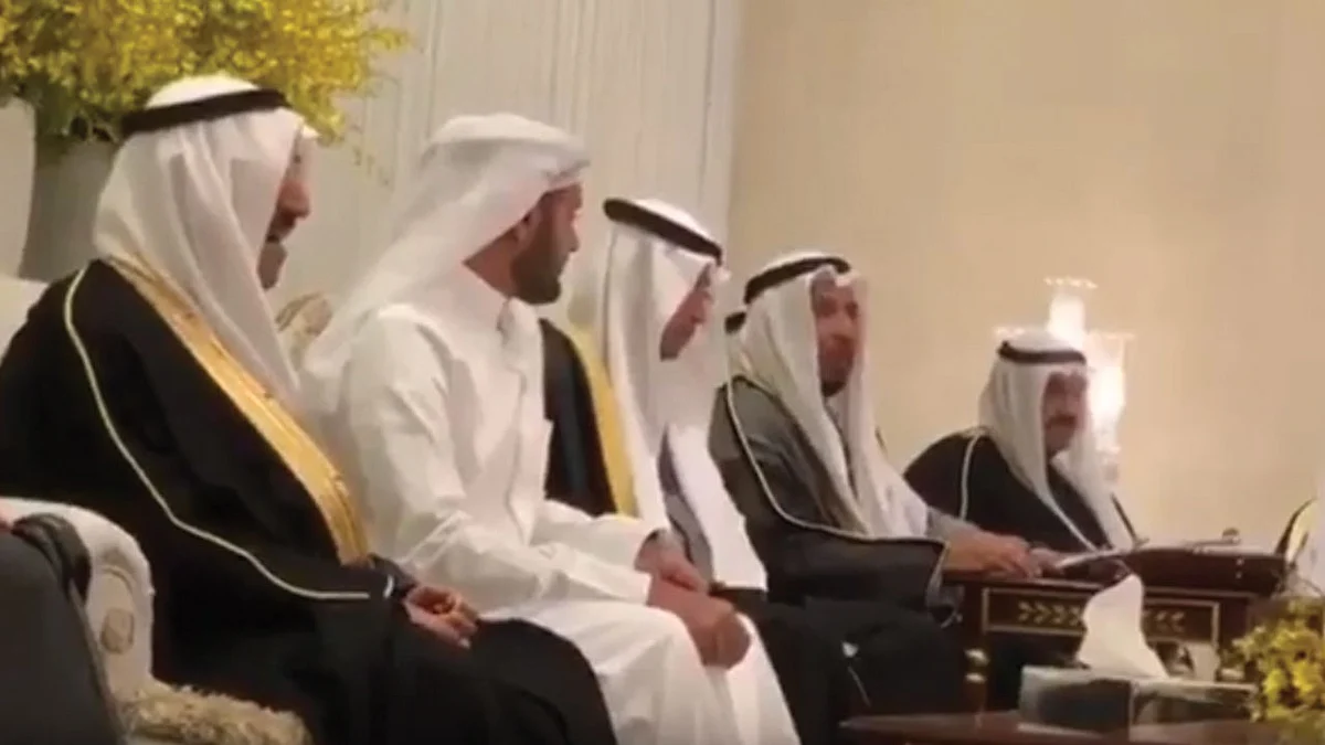 فيديو يسجل حضور أمير الكويت لعقد قران نجل رئيس مجلس الأمة السابق